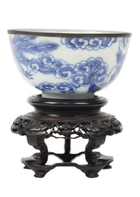 Lot 1123 - A Chinese blue and white porcelain bowl, 18th/19th century.