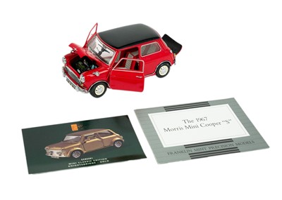 Lot 700 - Franklin Mint 1:24 red 1967 Morris Mini