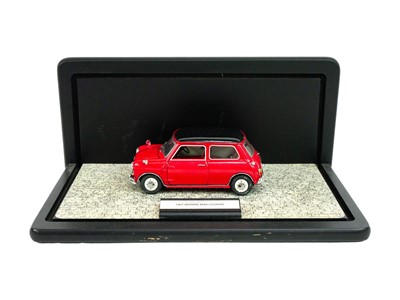 Lot 700 - Franklin Mint 1:24 red 1967 Morris Mini Cooper