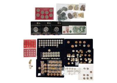 Lot 37 - GB and World Coinage and two good coin cases