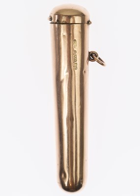 Lot 70 - An Edwardian 9ct rose gold fob cheroot holder case by Hilliard & Thomason.