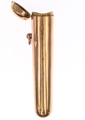 Lot 70 - An Edwardian 9ct rose gold fob cheroot holder case by Hilliard & Thomason.