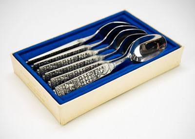 Lot 148 - Norwegian Konge tinn cutlery.