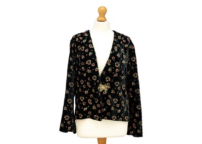 Lot 516 - An early-mid 20th century black velvet ladies jacket.