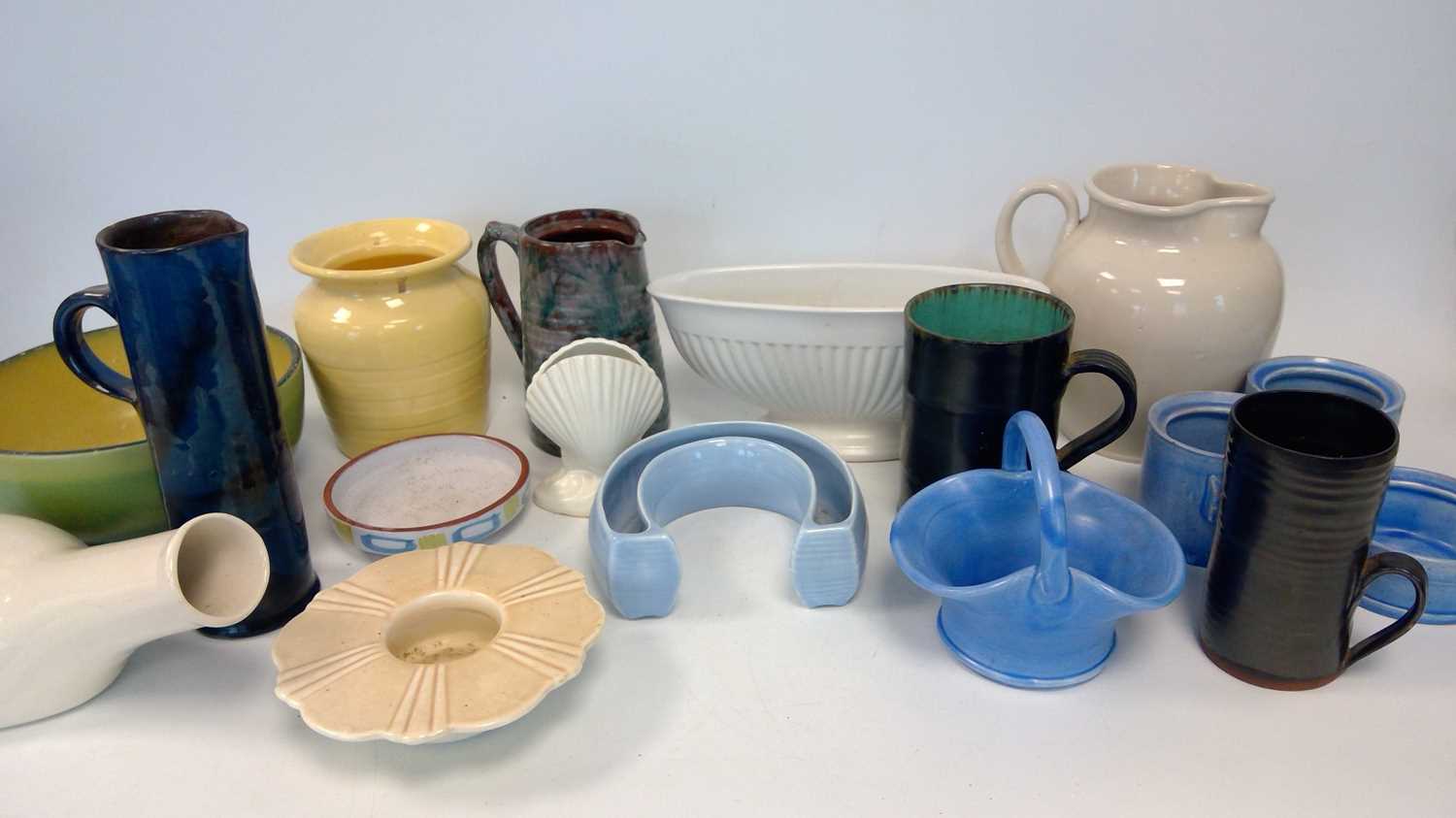 Lot 89 - A collection of pottery, Sylvac, George