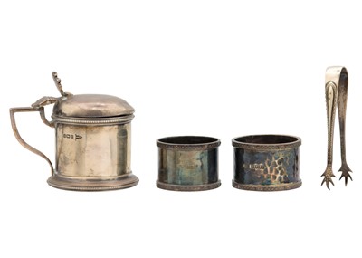 Lot 123 - A selection of silver items.