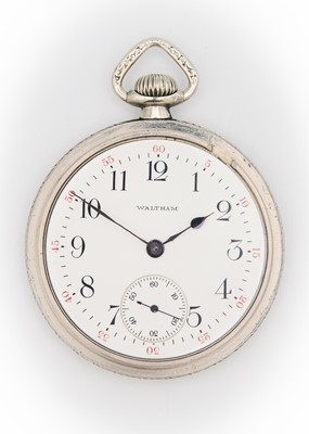 Lot 12 - WALTHAM - A nickeloid cased crown wind lever pocket watch.