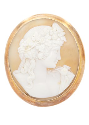 Lot 24 - A 9ct rose gold mounted carved shell cameo brooch.