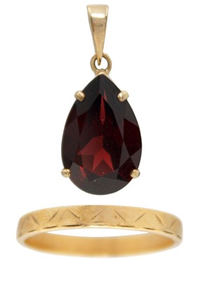 Lot 38 - An 18ct band ring and a 9ct garnet set pendant.