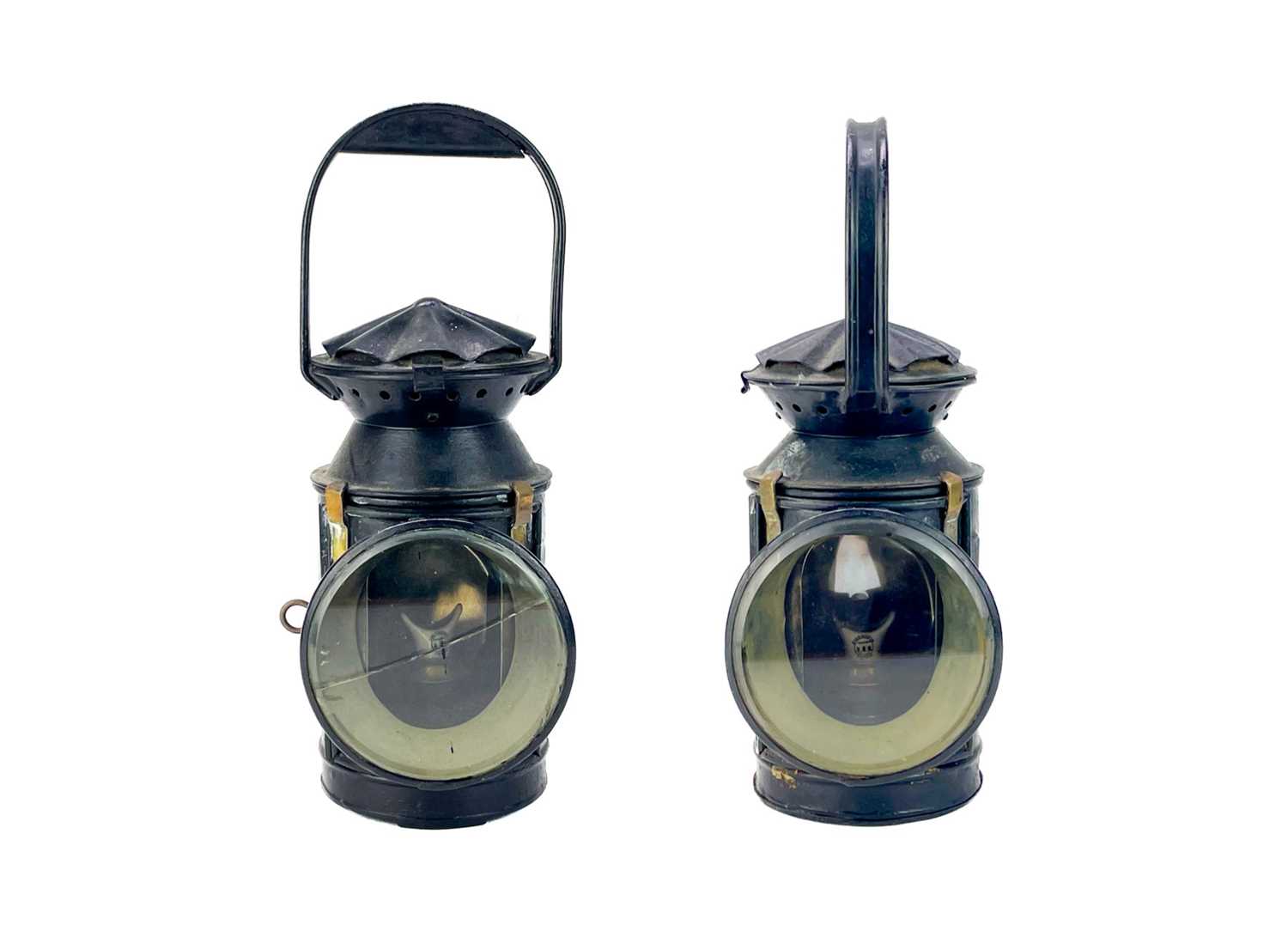 Hand Signal Lamp Lot 167 - A pair of railway hand signal lamps.
