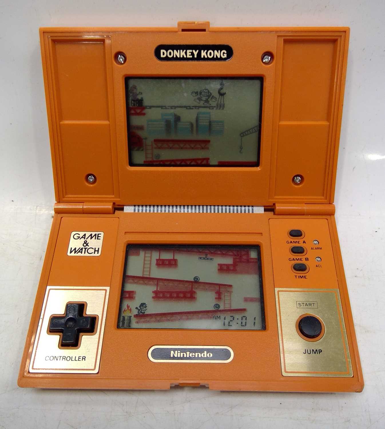 Lot 252 - A Vintage Nintendo Donkey Kong Multi-Screen
