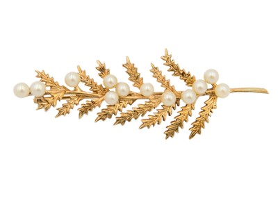 Lot 177 - A 9ct rose gold pearl set leaf brooch.