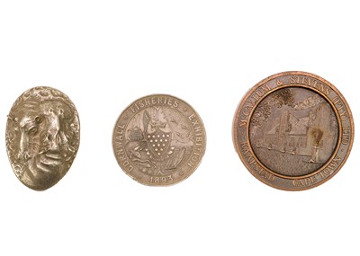 Lot 58 - An assortment of collectibles and sundry.