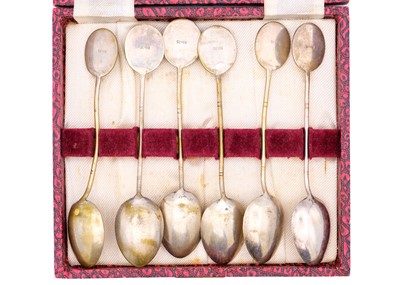 Lot 185 - A cased set of six modern silver and gilt Royal Marriage Commemorative spoons by Brian Shadbolt.