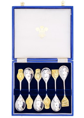 Lot 185 - A cased set of six modern silver and gilt Royal Marriage Commemorative spoons by Brian Shadbolt.
