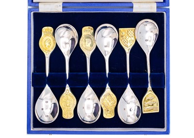 Lot 185 - A cased set of six modern silver and gilt Royal Marriage Commemorative spoons by Brian Shadbolt.