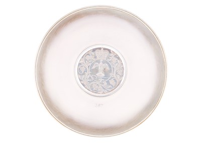 Lot 186 - Two cased crown coin inset Royal Commemorative silver dishes.