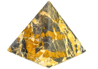 Lot 62 - A collection of cut and polished minerals.