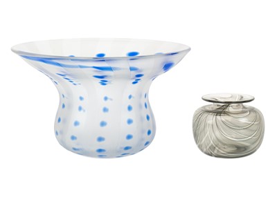Lot 461 - A Jonathan Harris Ironbridge studio glass bowl, Monsoon