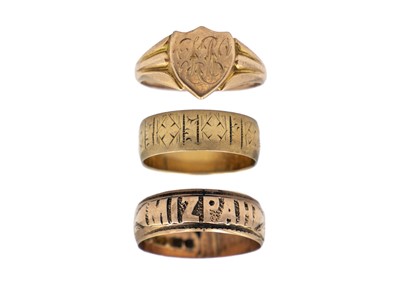 Lot 127 - Three antique 9ct rings.