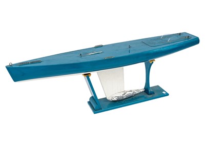 Lot 79 - A 4ft 2" pond yacht.