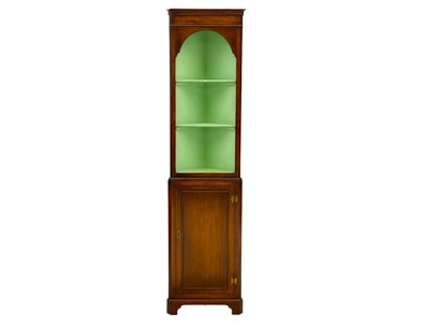 Lot 624 - A mahogany corner display cabinet, of diminutive proportions.