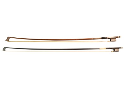 Lot 1352 - An early 19th century bow by John Dodd.