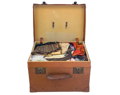 Lot 81 - An early 20th century gentleman's leather hat box.