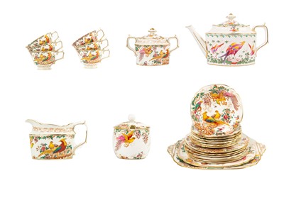 Lot 1495 - Royal Crown Derby porcelain Olde Avesbury pattern part tea service.