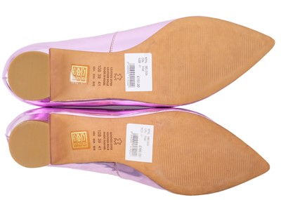Lot 331 - A pair of Kurt Geiger Melissa leather metallic pink pumps size 41.