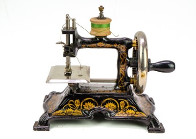 Lot 1418 - A German sewing machine No.15, probably Muller.