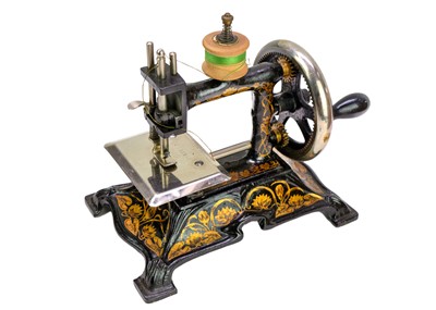 Lot 1418 - A German sewing machine No.15, probably Muller.