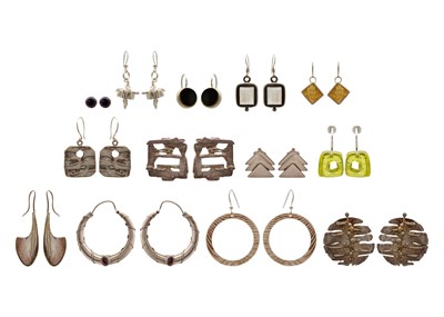 Lot 247 - A selection of 15 pairs of contemporary earrings.