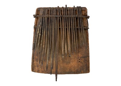 Lot 99 - A Zimbabwean mbira musical instrument.