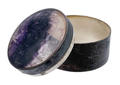 Lot 276 - Four blue John set items, a pair of agate cuff links and a Hoover Ltd pocket knife.