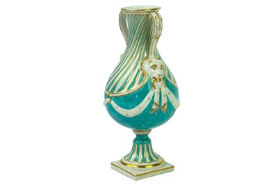 Lot 202 - An English porcelain vase, perhaps Chelsea/Derby.