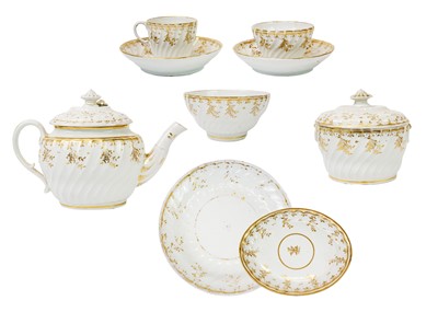 Lot 157 - A Coalport porcelain part tea and coffee service, circa 1800.