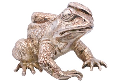 Lot 234 - A modern heavy silver model of a frog.