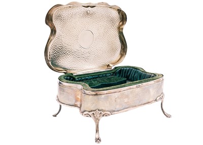 Lot 169 - An Edwardian silver jewellery box by Walker & Hall.