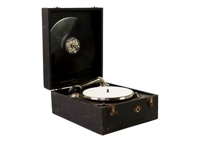 Lot 20 - A Columbia No.112a gramophone.