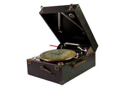 Lot 20 - A Columbia No.112a gramophone.