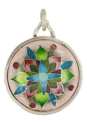 Lot 293 - A .999 fine silver and enamel 'Mandala' pendant by Samantha Suddaby.