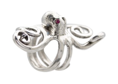 Lot 265 - A .999 fine silver 'Port & Starboard Newlyn Octopus' ring by James Suddaby.