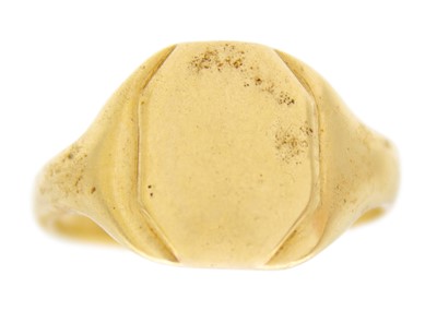 Lot 2 - A high-purity gold (tests 14ct) gentleman's signet ring.