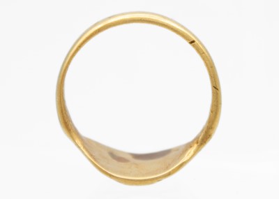 Lot 2 - A high-purity gold (tests 14ct) gentleman's signet ring.