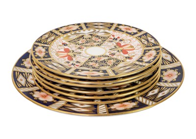 Lot 1463 - A Royal Crown Derby composite part service.