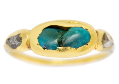 Lot 7 - An Antique Middle Eastern high-purity gold diamond and turquoise set serpent design ring.