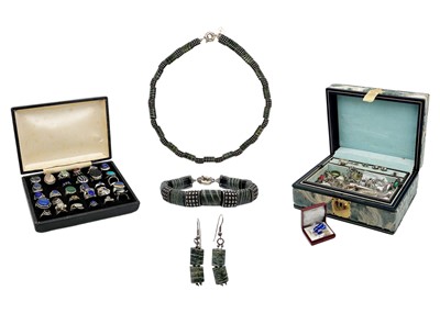 Lot 303 - A good selection of modern 925 silver jewellery and other costume jewellery.