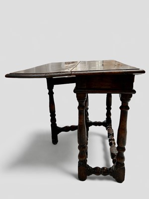 Lot 1124 - A 17th-century walnut table