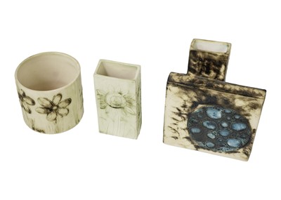 Lot 1519 - A collection of Carn pottery vases.